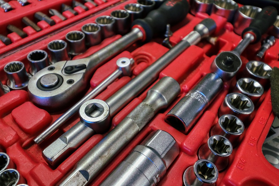 Choosing the Right Merchant Services Provider: 7 Key Considerations