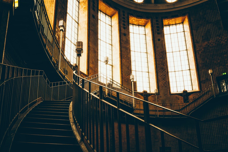 From E-commerce to Travel: Industries That Commonly Require High-Risk Merchant Accounts