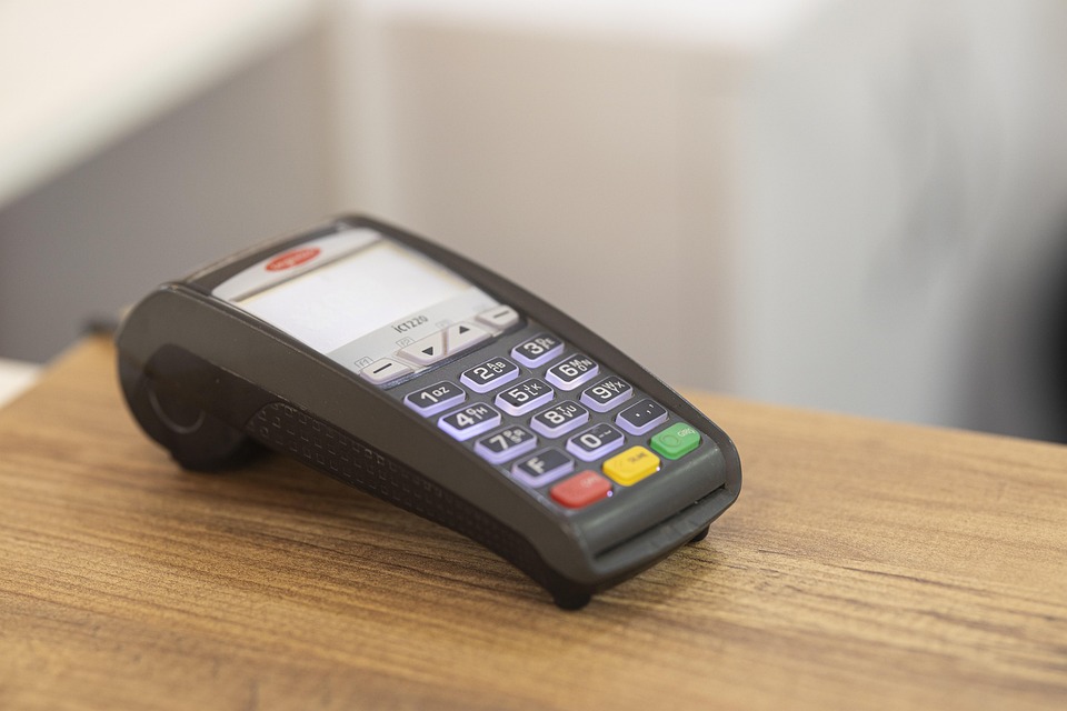 The Pros and Cons of High-Risk Credit Card Processing: Is It Right for Your Business?