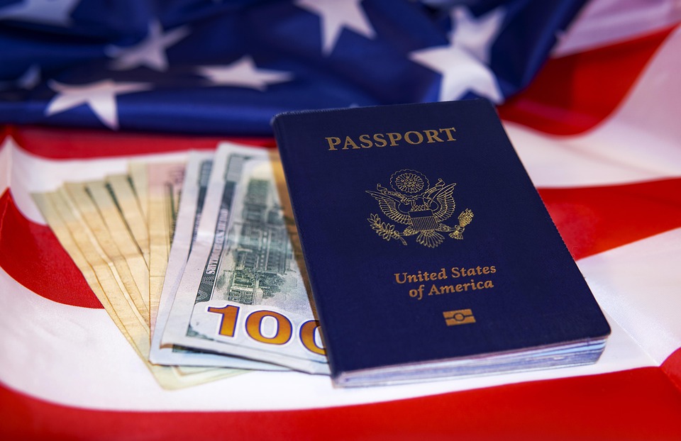 Visa/Mastercard Stock: Is Now the Time to Buy/Sell?